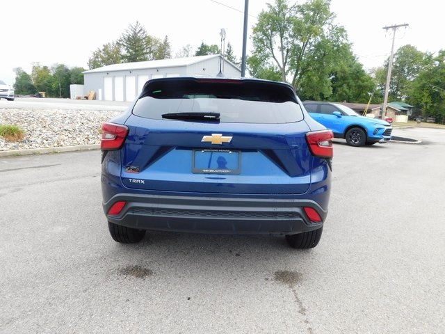 2024 Chevrolet Trax LS photo 4