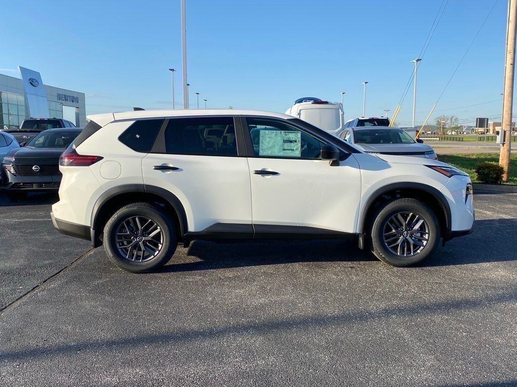 2025 Nissan Rogue S photo 2