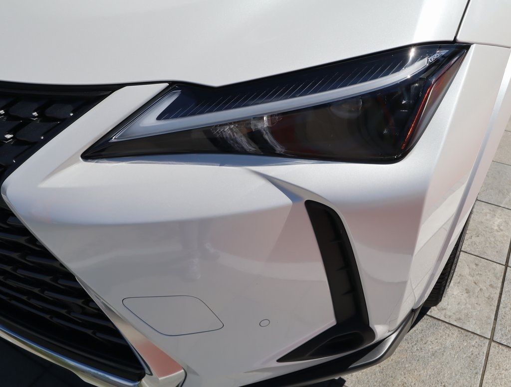 2025 Lexus UX photo 16