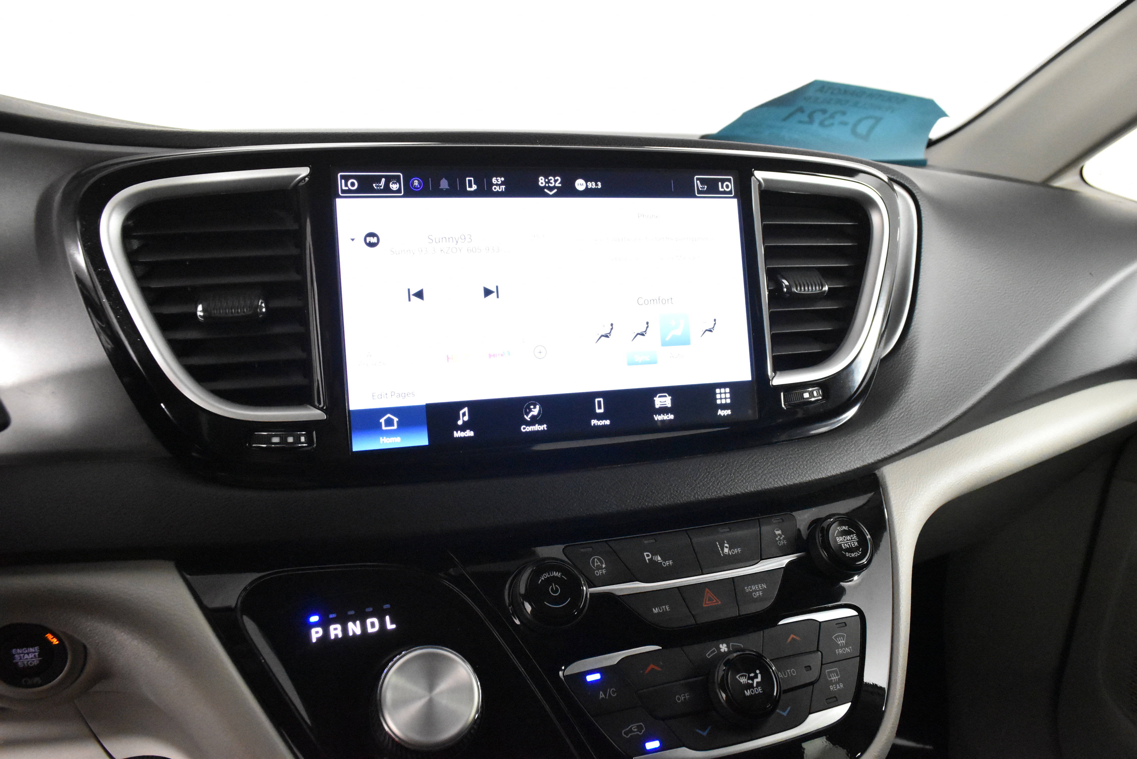 2024 Chrysler Pacifica Touring L photo 4