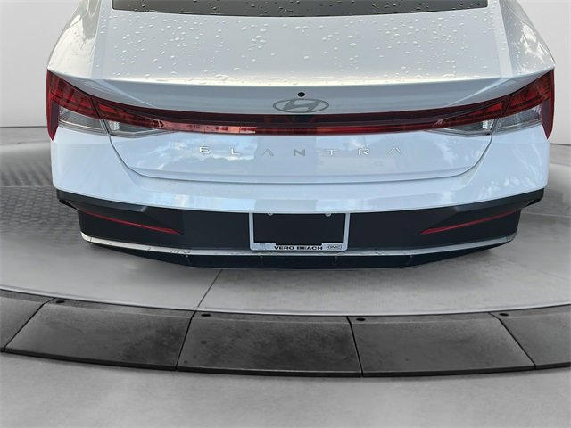 2025 Hyundai Elantra SEL Convenience photo 9