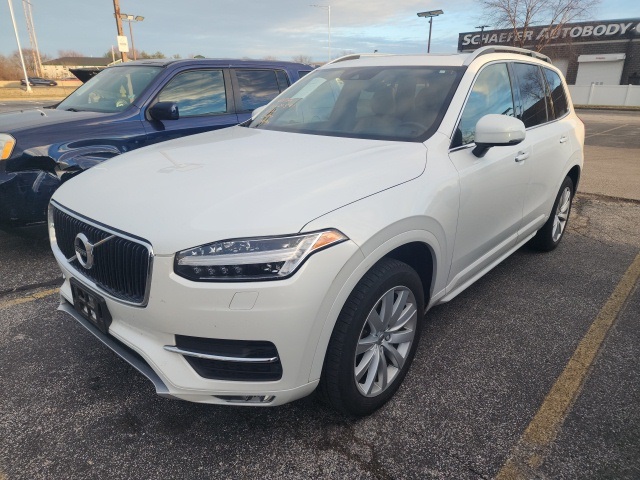 2018 Volvo XC90 Momentum's photo