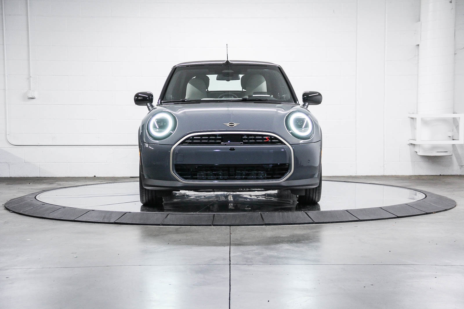 2026 Mini Cooper Convertible Iconic photo 2