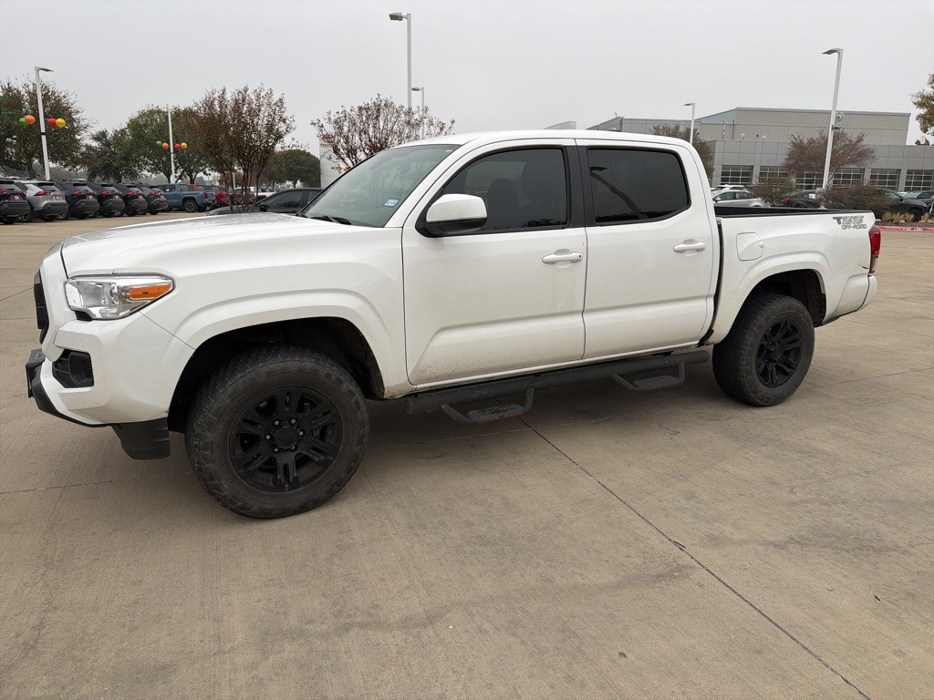 2022 Toyota Tacoma SR's photo