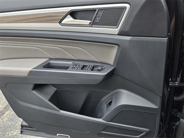 2021 Volkswagen Atlas V6 SEL photo 26
