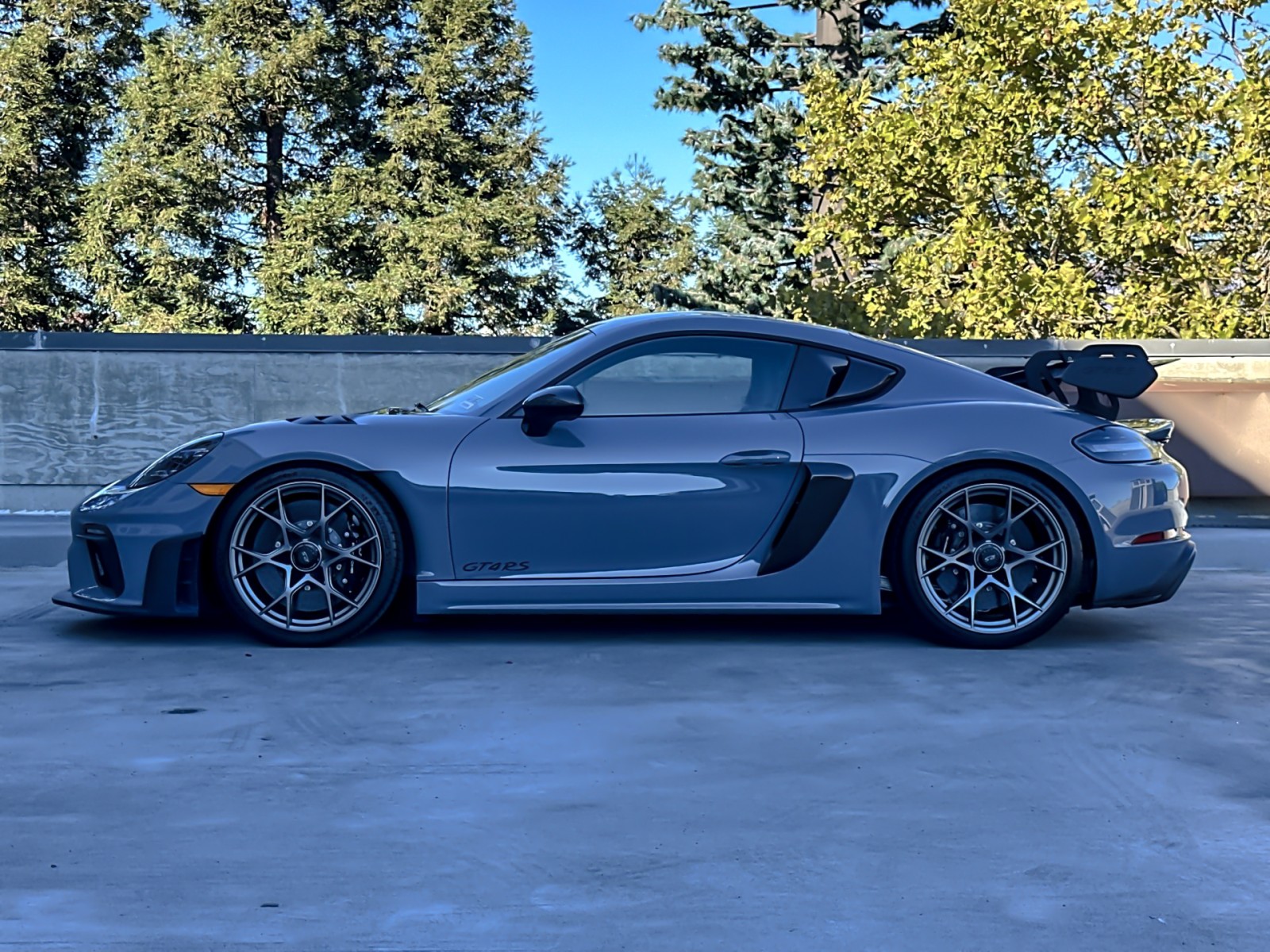 2023 Porsche Cayman GT4 RS photo 3