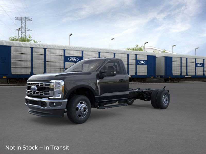 2026 Ford F-350 Super Duty Chassis Cab XL's photo