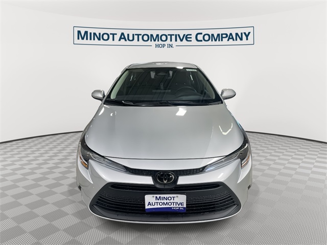 2026 Toyota Corolla LE photo 2