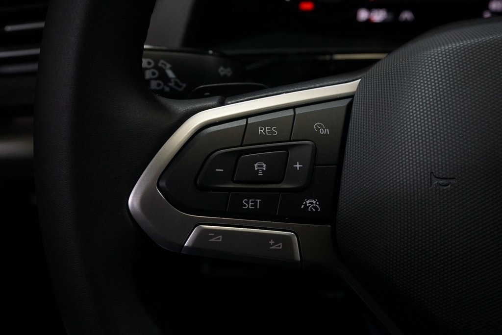 2025 Volkswagen Atlas Peak Edition SE photo 24