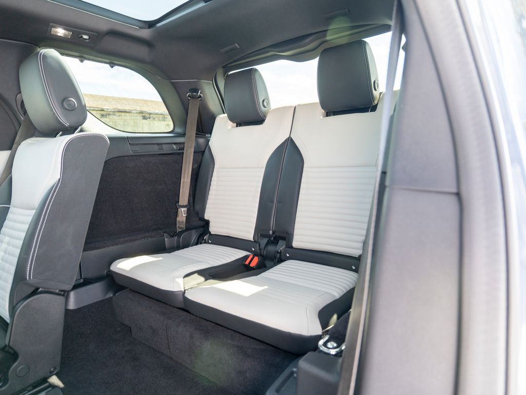 2024 Land Rover Discovery SE photo 31