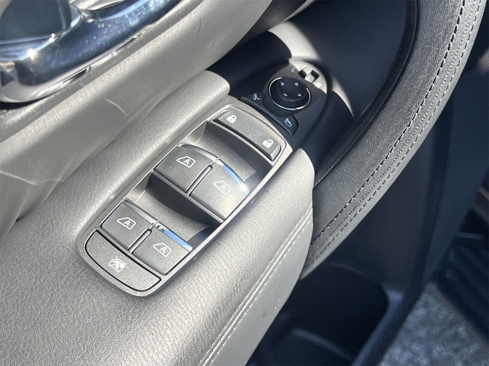 2021 Nissan Armada SL photo 20