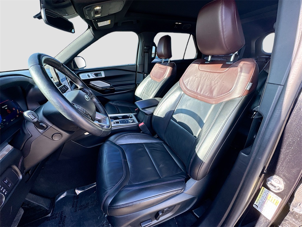 2022 Ford Explorer Platinum photo 16