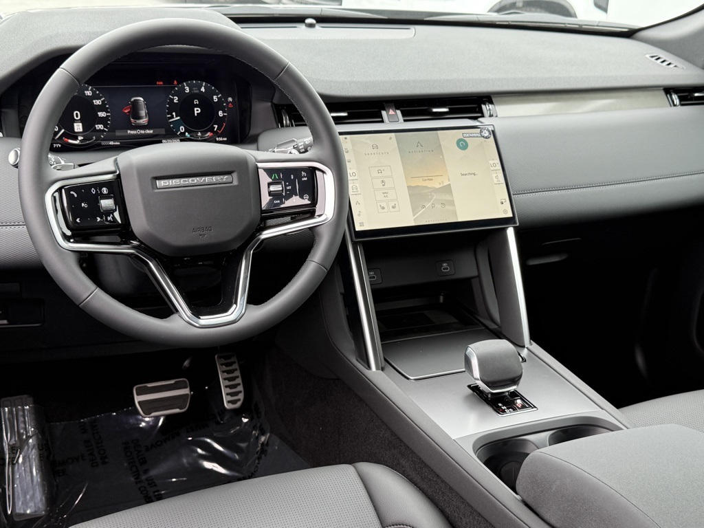 2025 Land Rover Discovery Sport SE photo 17