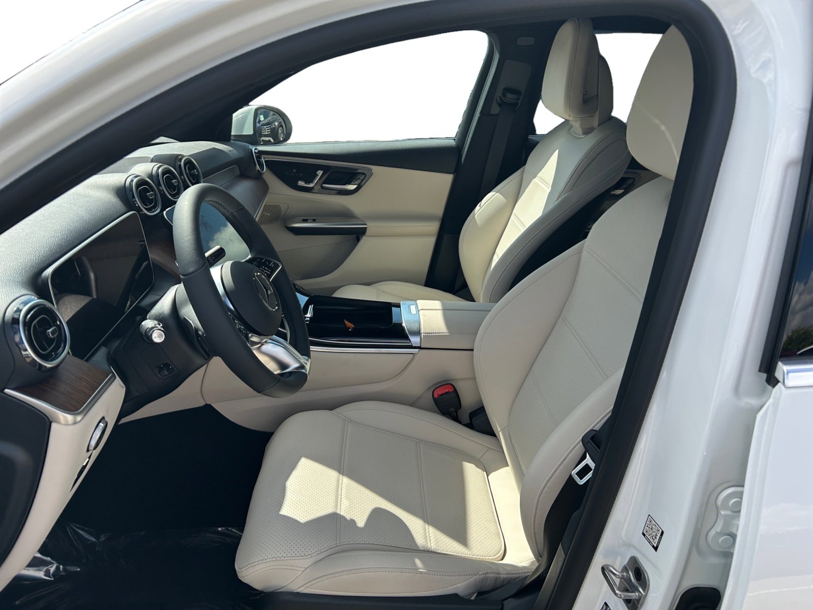 2025 Mercedes Benz GLC 300 4MATIC photo 14