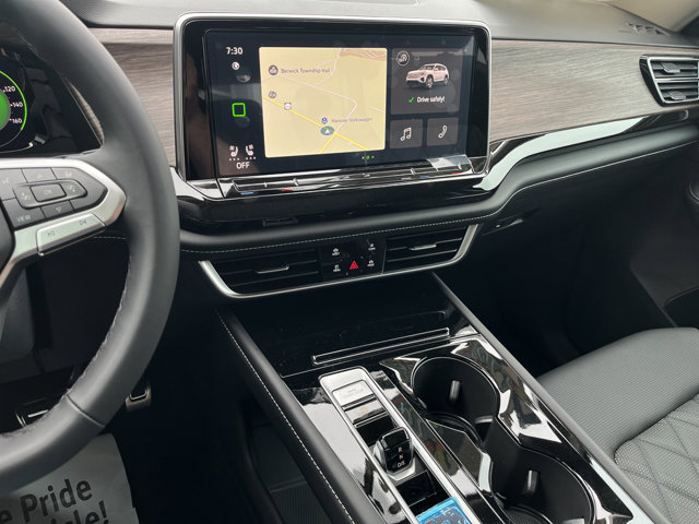 2025 Volkswagen Atlas SEL Premium R-Line photo 18