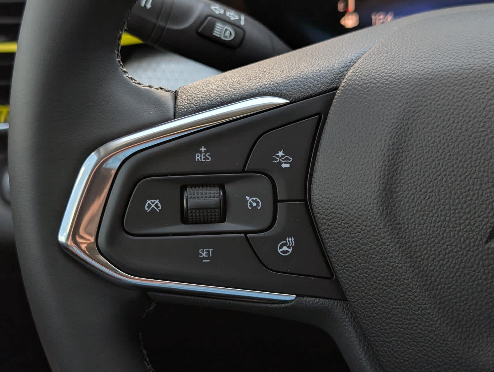 2025 Chevrolet Trax LT photo 21