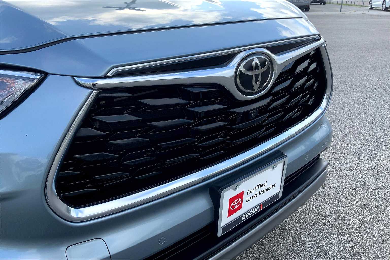 2024 Toyota Highlander Platinum photo 28