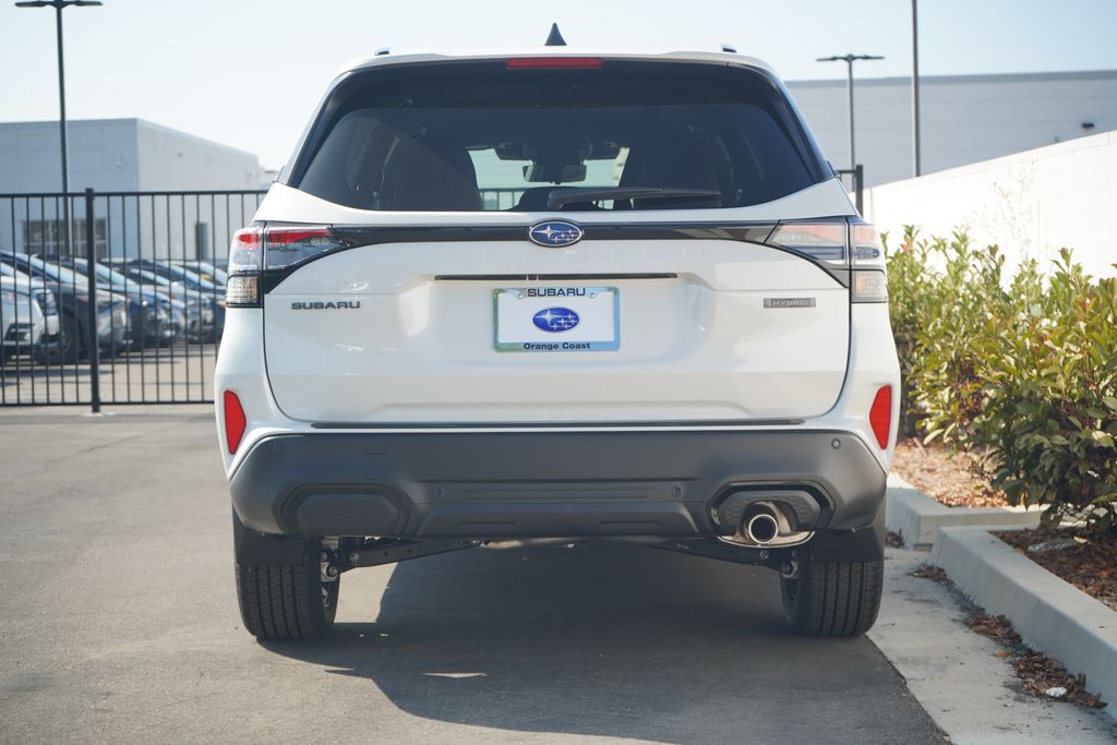 2025 Subaru Forester Touring photo 4