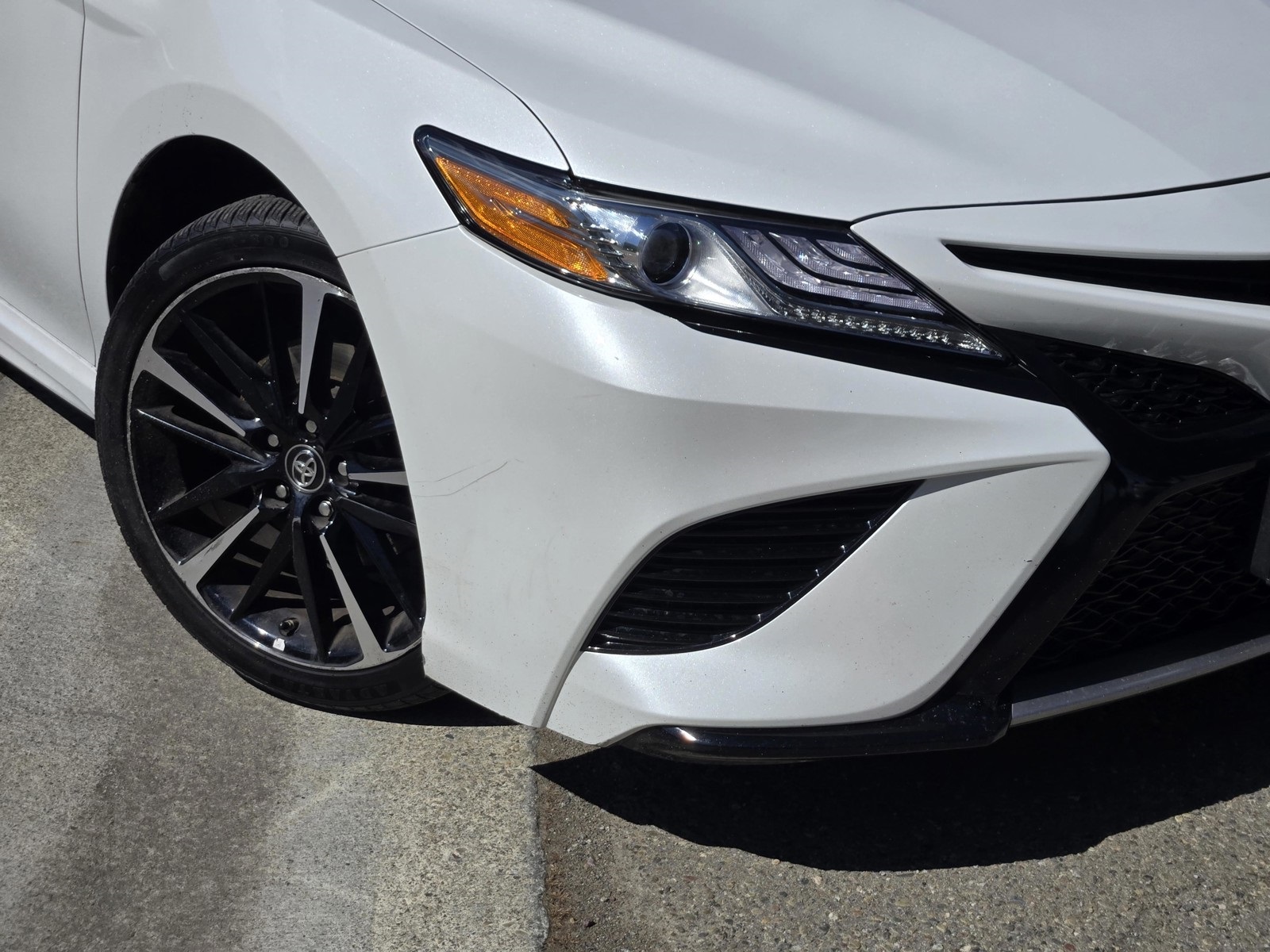 2019 Toyota Camry XSE photo 9