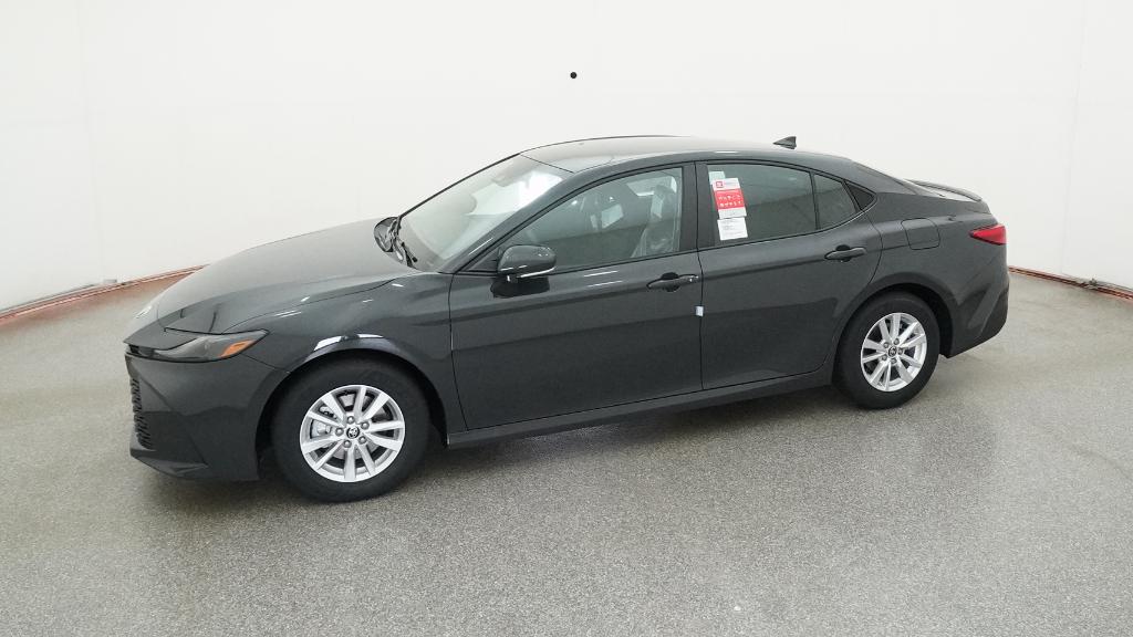 2025 Toyota Camry LE photo 4