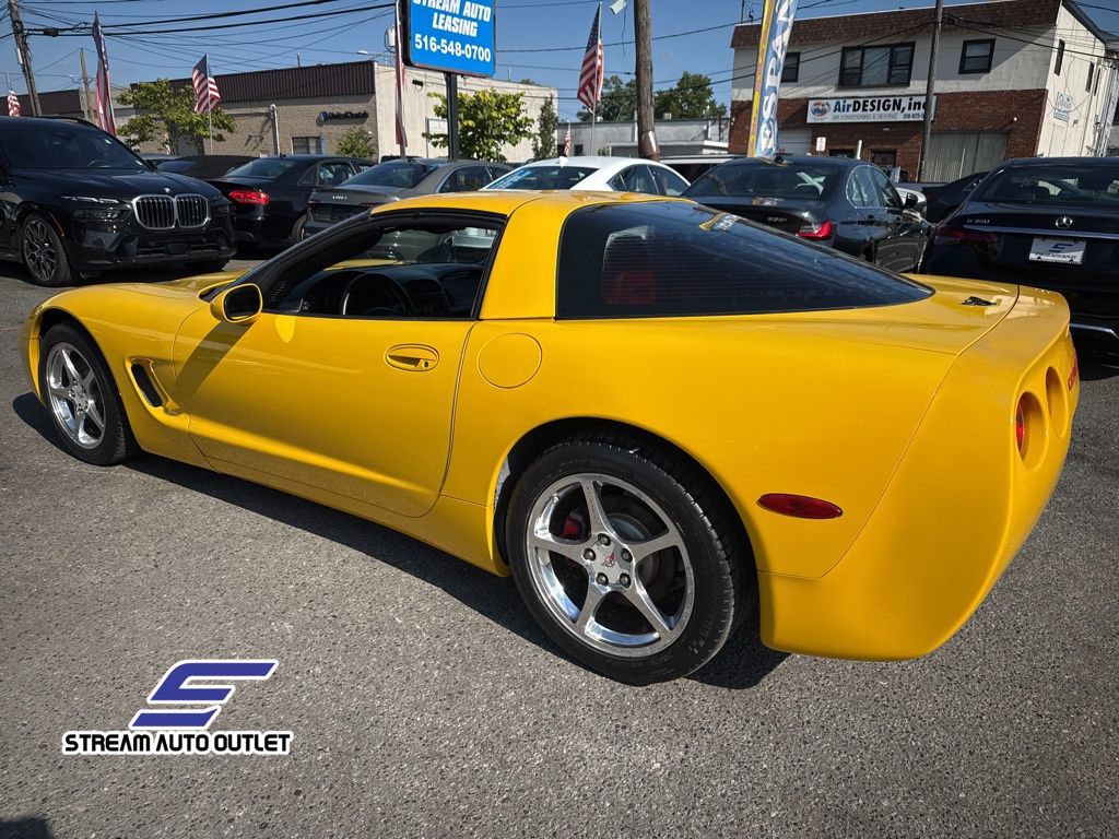 2004 Chevrolet Corvette Base photo 5