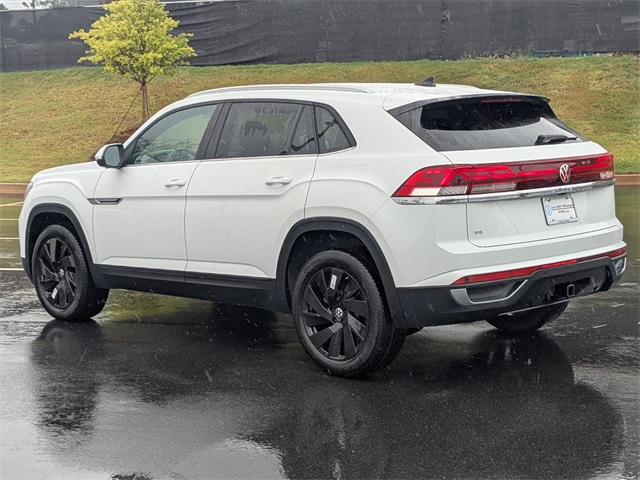 2025 Volkswagen Atlas Cross Sport SE Technology photo 3