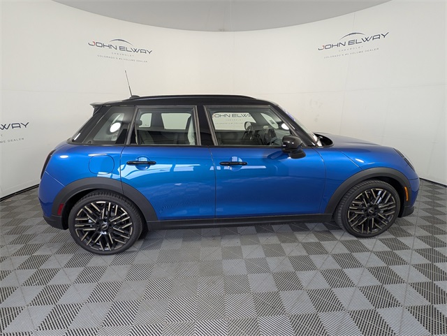 2025 Mini Cooper 4 Door Hardtop S Iconic photo 7