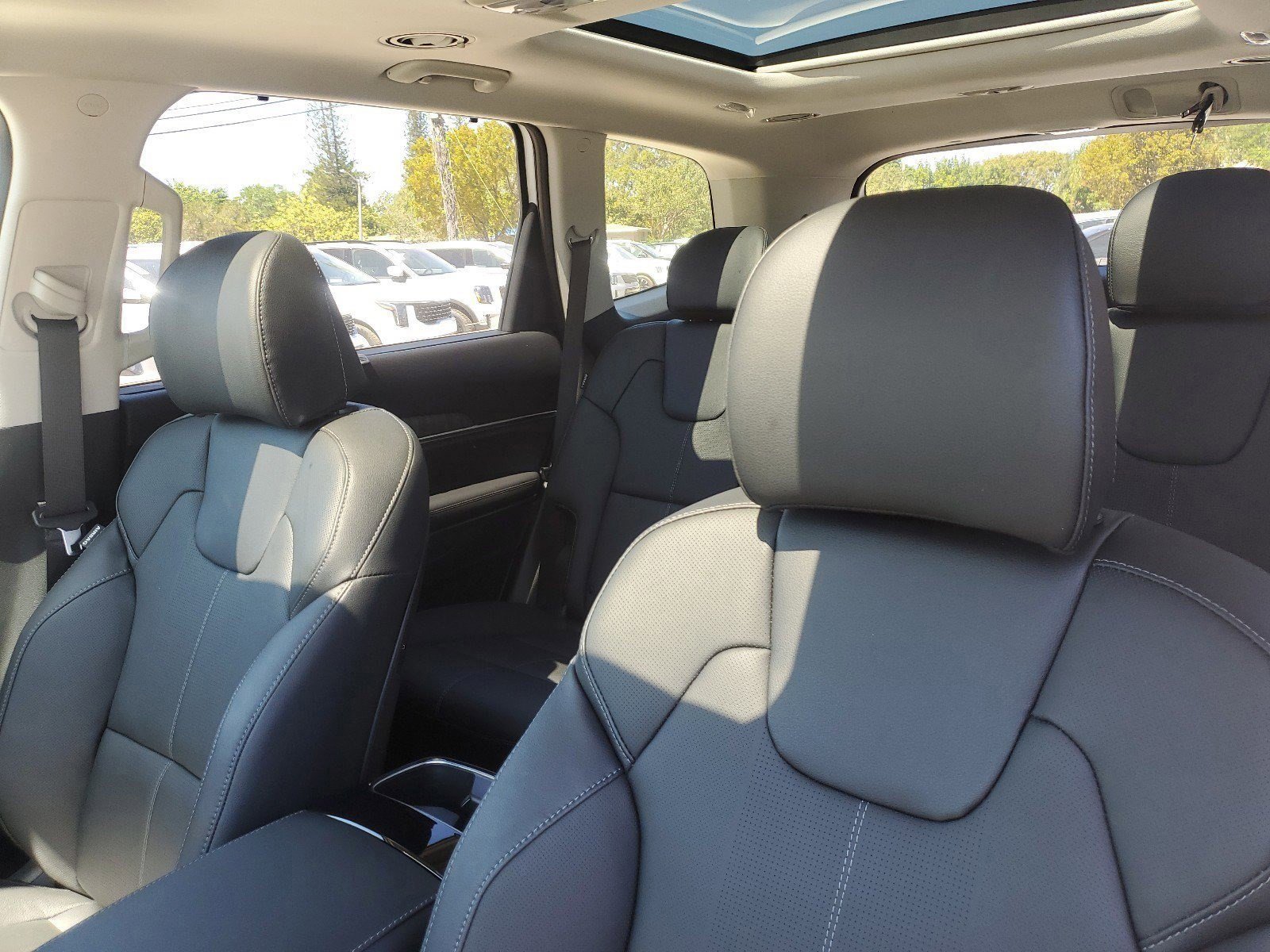 2025 Kia Telluride SX photo 18