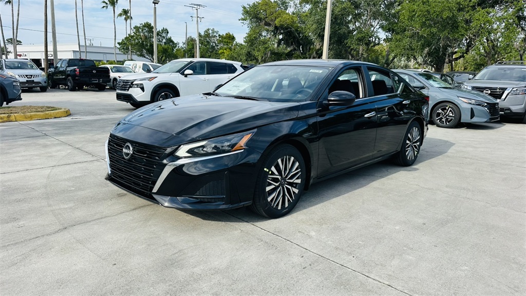2025 Nissan Altima SV photo 3