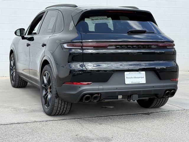 2025 Porsche Cayenne Base photo 3
