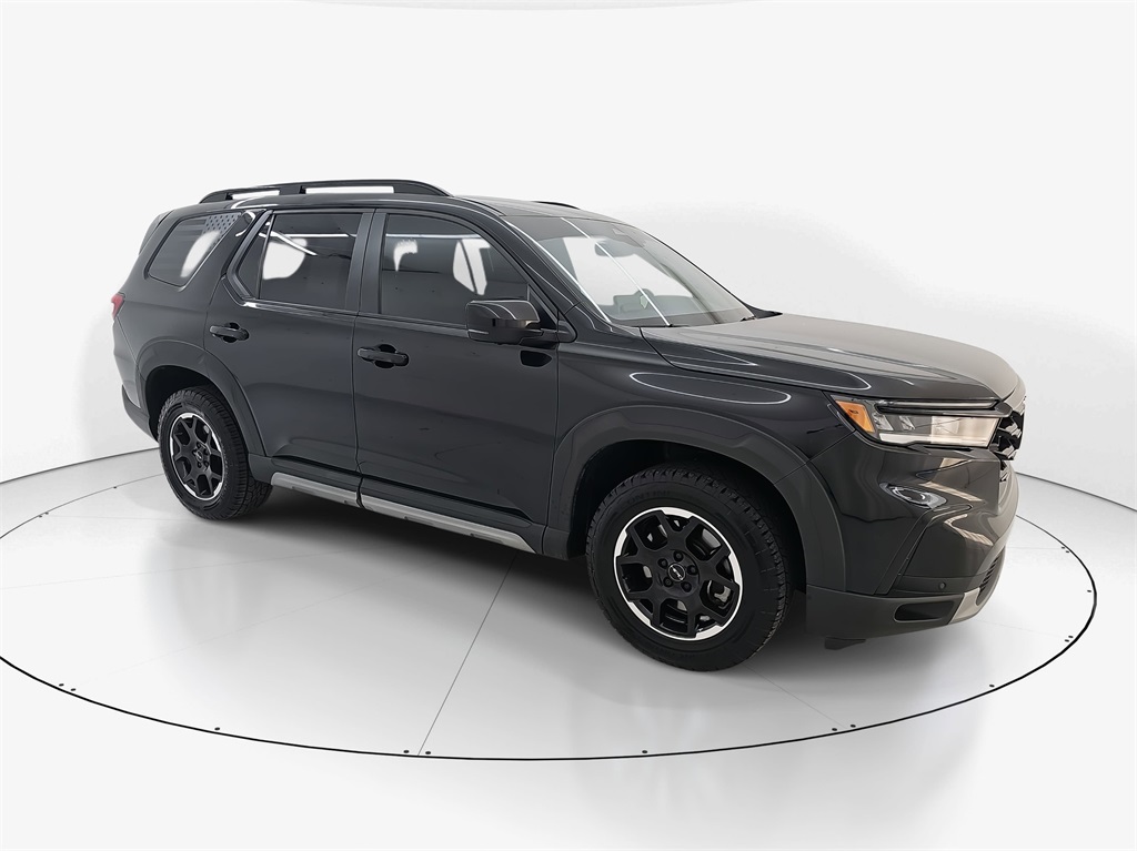 2025 Honda Pilot TrailSport photo 2