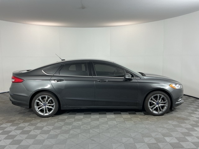 2017 Ford Fusion SE photo 4