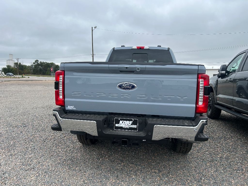 2026 Ford F-350 Lariat photo 4