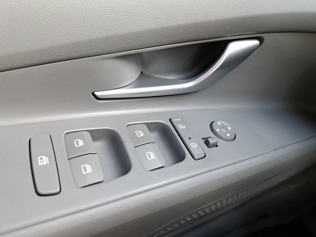 2023 Hyundai Elantra SEL Convenience photo 20
