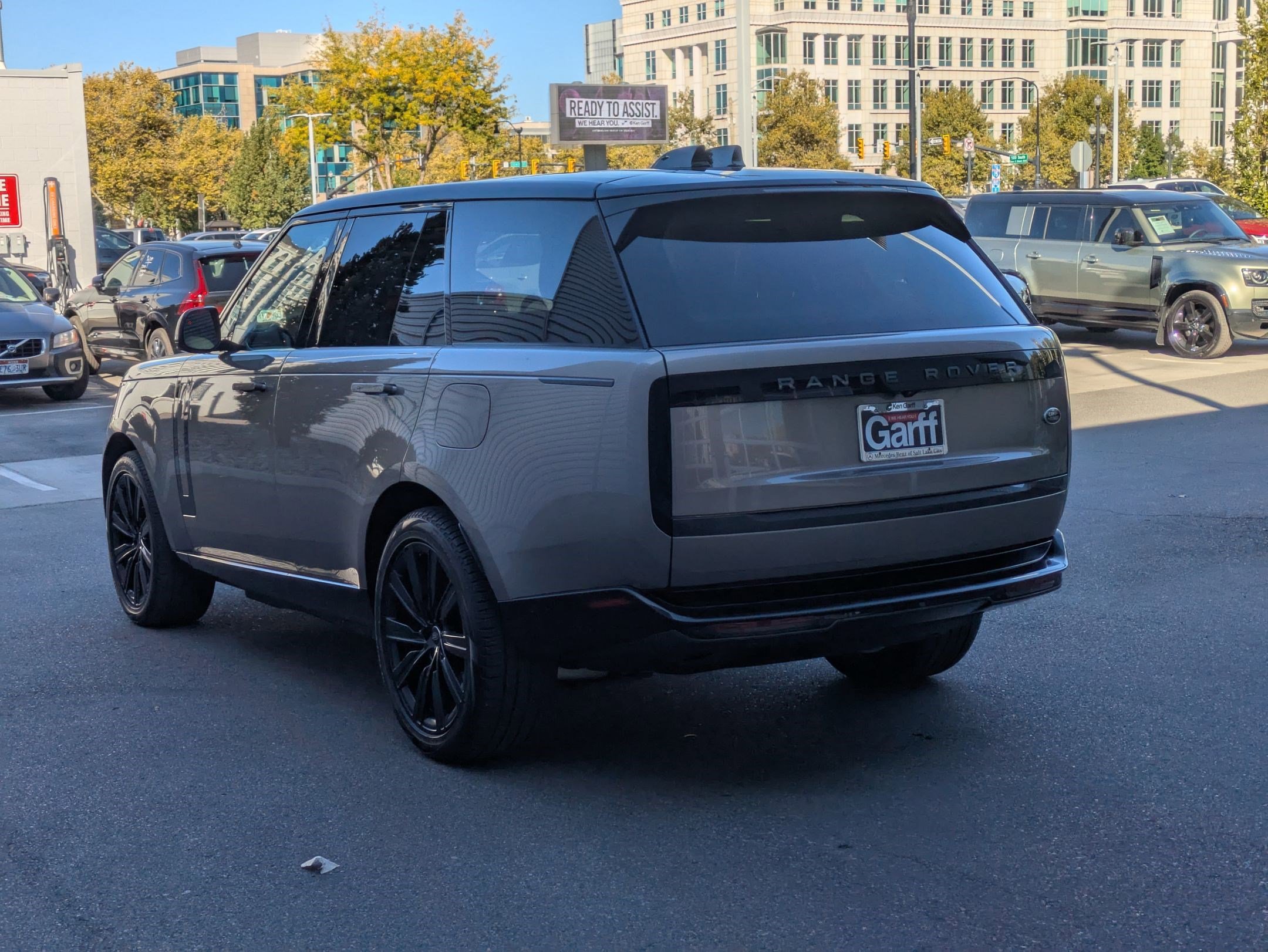 2023 Land Rover Range Rover SE photo 5