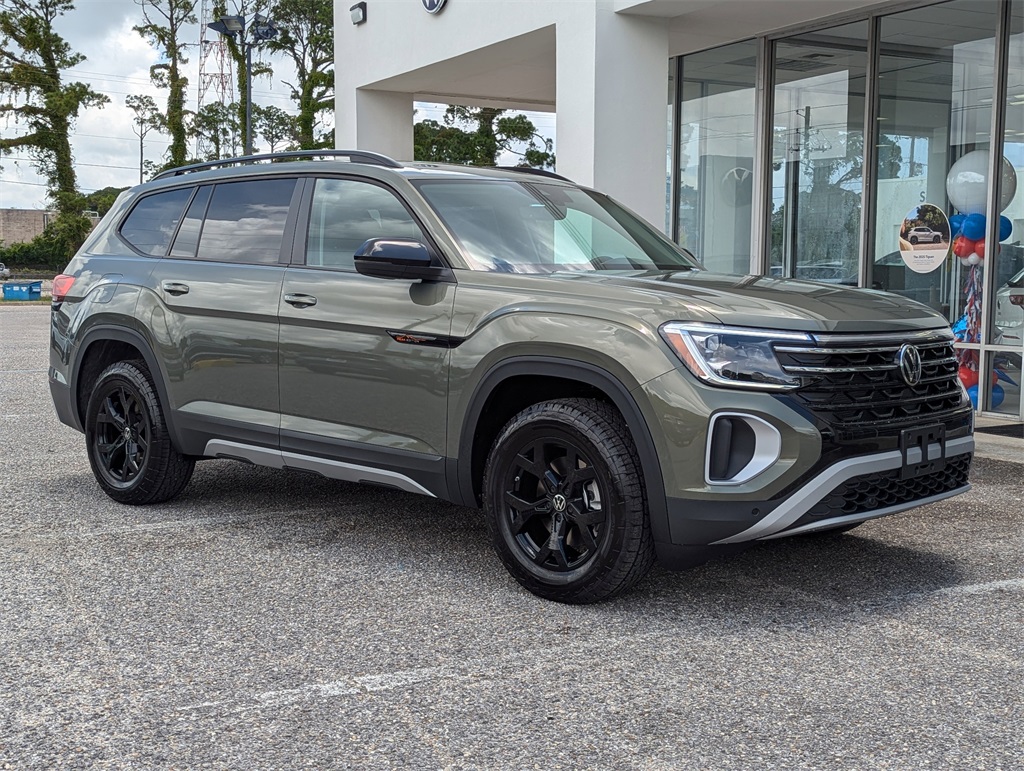 2025 Volkswagen Atlas SE Technology Peak Edition photo 4