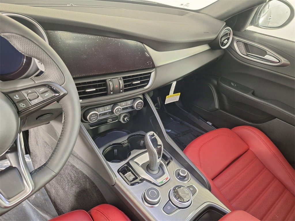 2025 Alfa Romeo Giulia Base photo 20