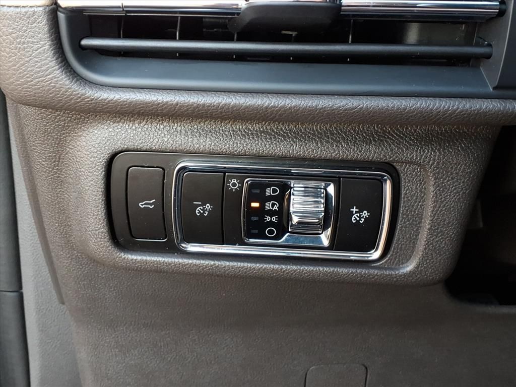 2023 LINCOLN CORSAIR - Image 16