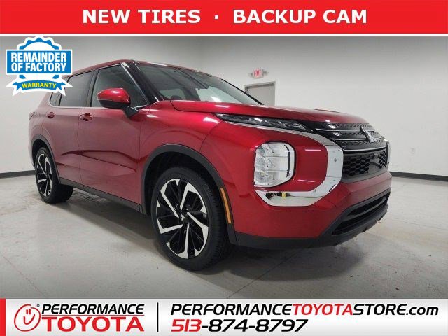 2022 Mitsubishi Outlander ES's photo