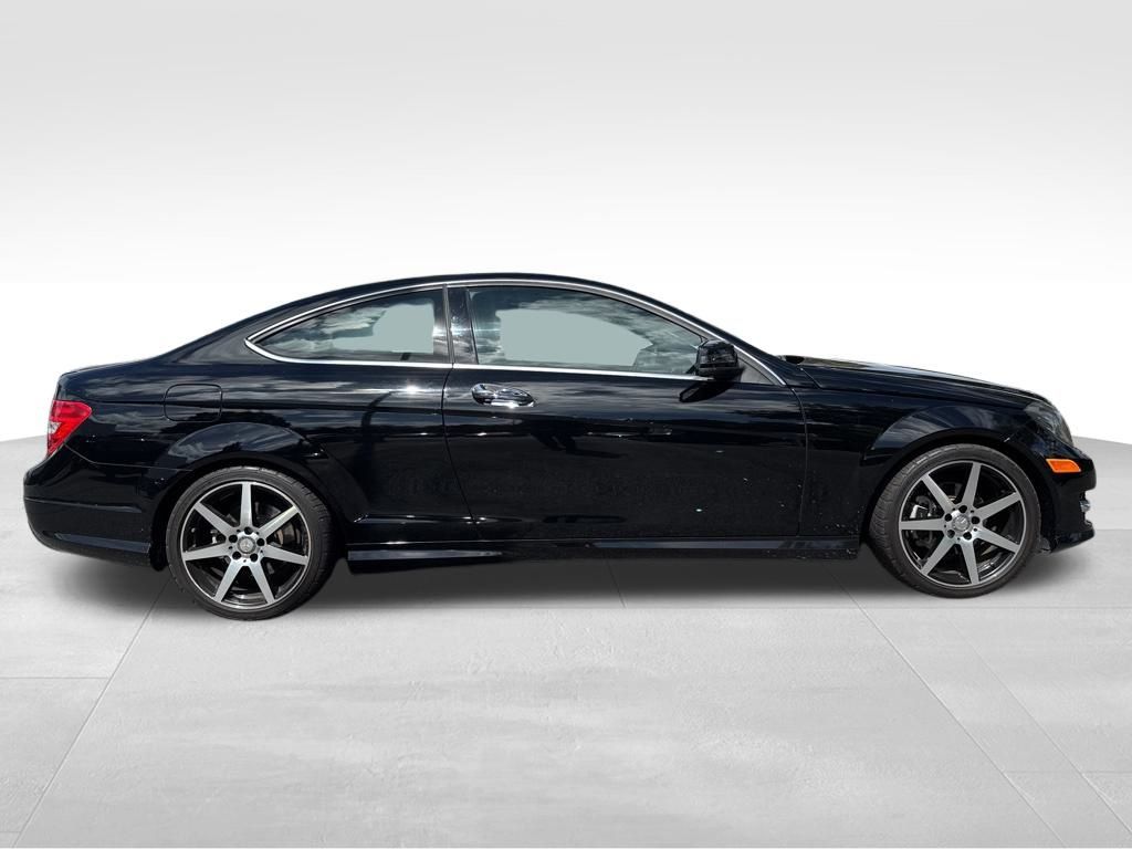 2015 Mercedes Benz C 250 photo 4