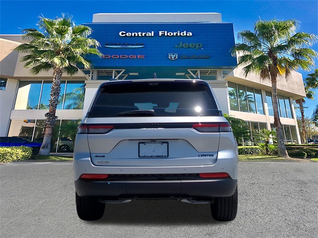 2025 Jeep Grand Cherokee Limited photo 4