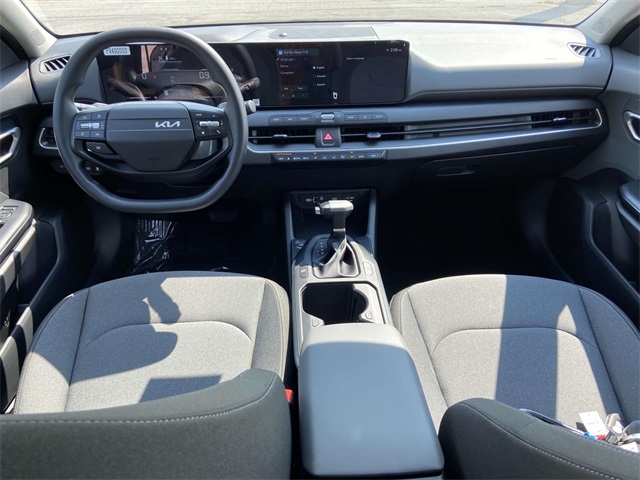 2025 Kia K4 LXS photo 10