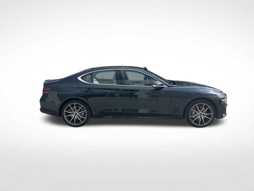 2024 Genesis G70 2.5T photo 5