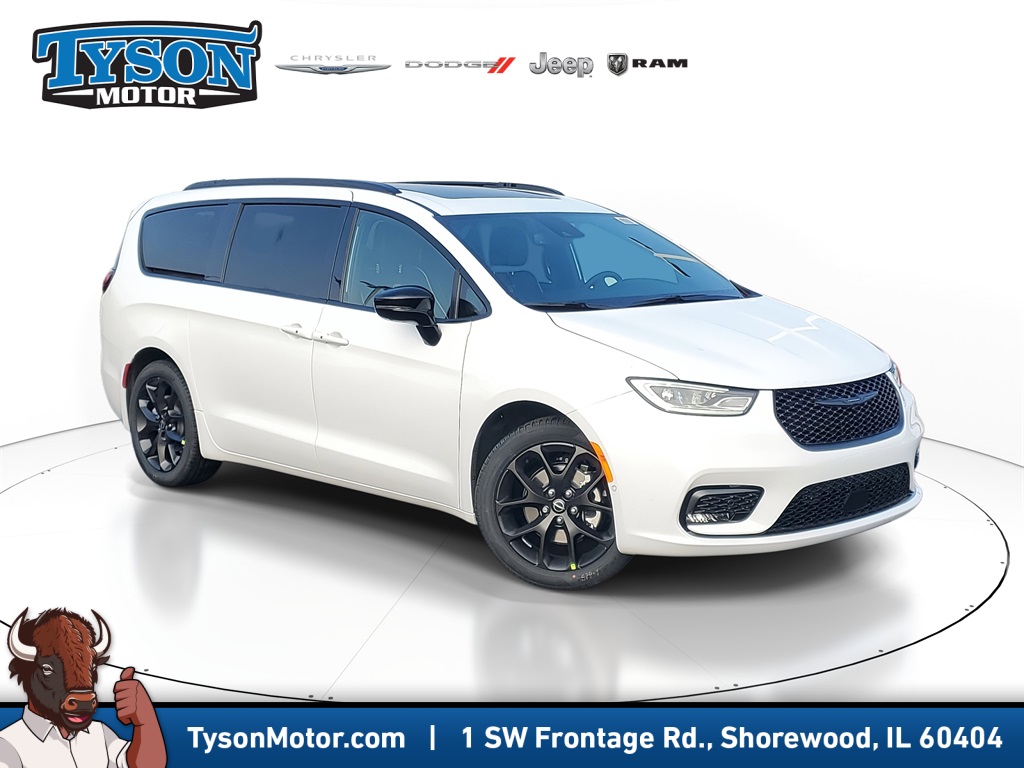 2026 Chrysler Pacifica Limited's photo