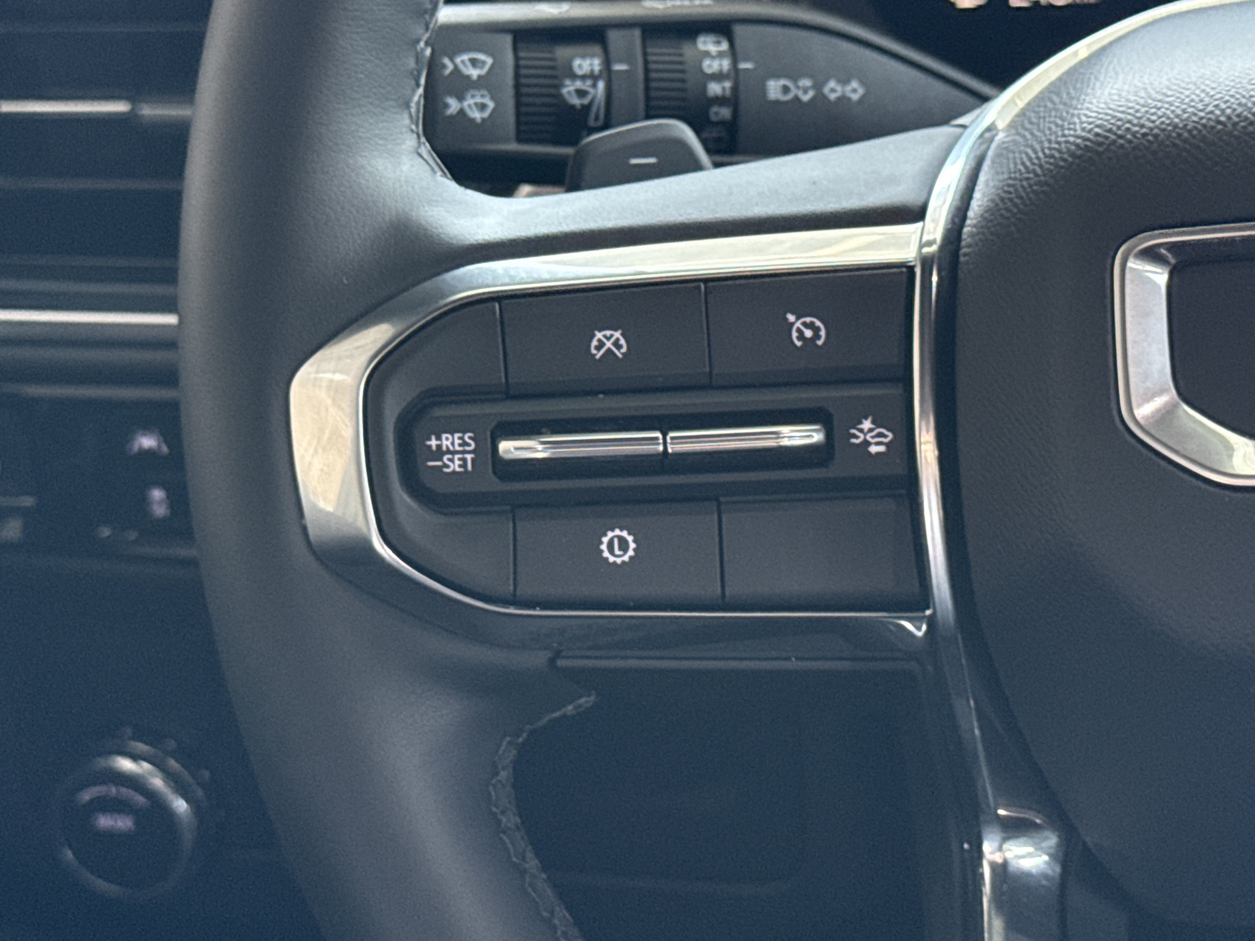 2025 Gmc Yukon XL photo 4