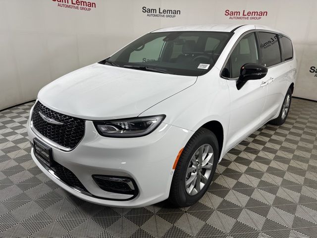 2025 Chrysler Pacifica photo 5