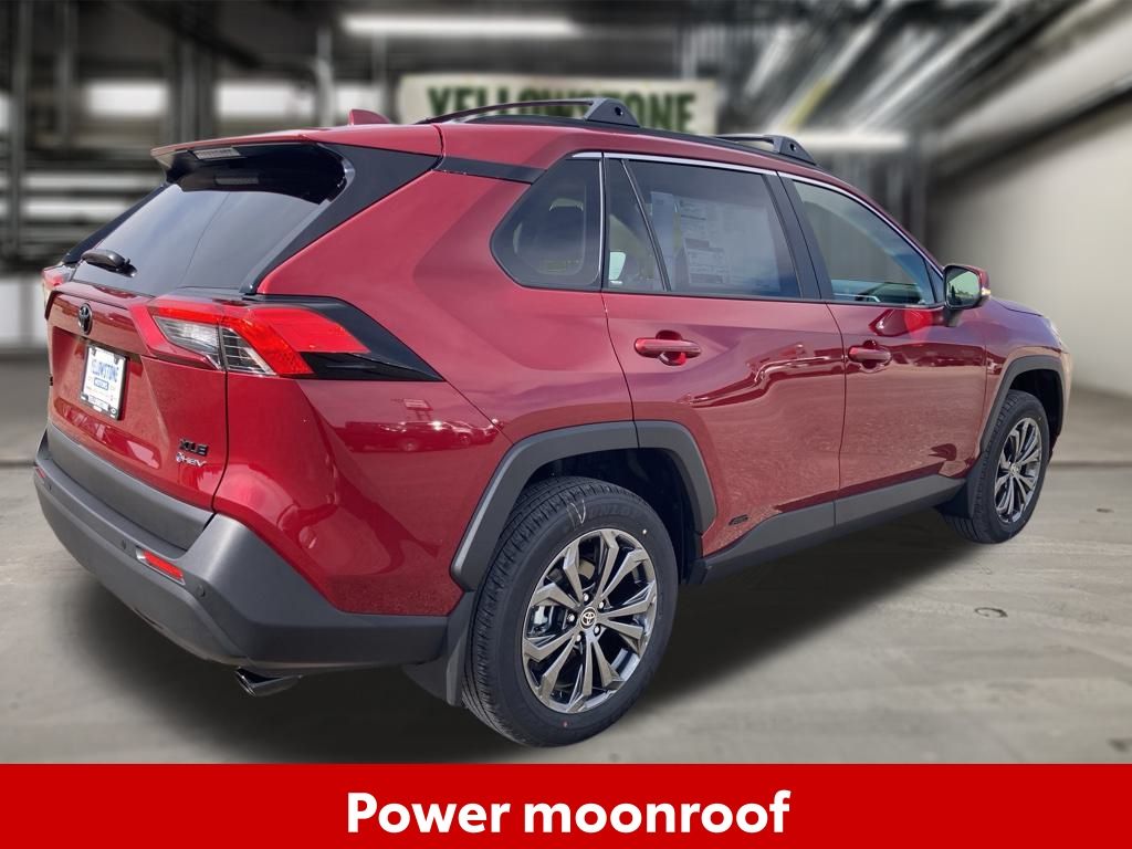 2025 Toyota RAV4 XLE photo 5
