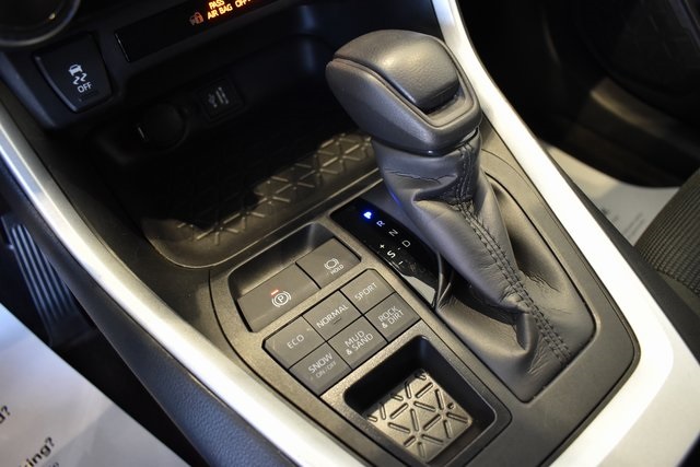 2024 Toyota RAV4 LE photo 19