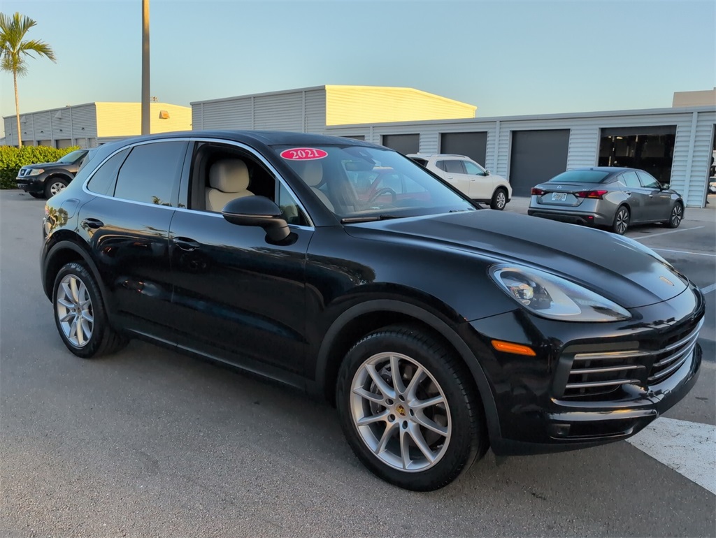 2021 Porsche Cayenne Base's photo
