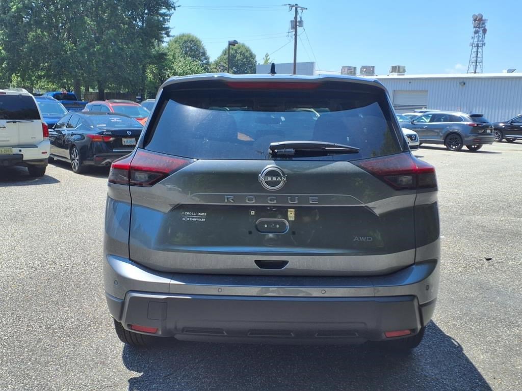 2025 Nissan Rogue S AWD photo 6